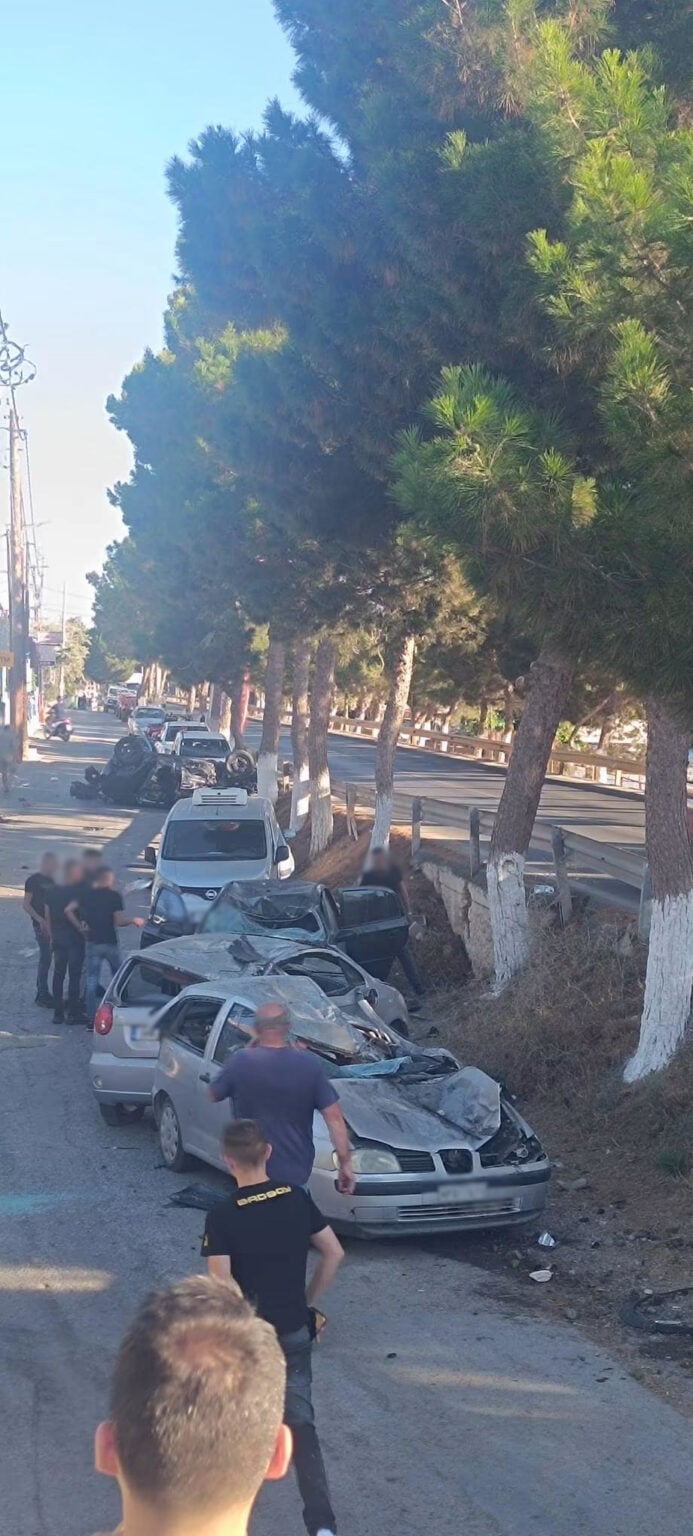 Ηράκλειο: Μεθυσμένος τουρίστας διέλυσε 3 αυτοκίνητα με το τζιπ και τούμπαρε στη μέση του δρόμου 9 Ηράκλειο: Μεθυσμένος τουρίστας διέλυσε 3 αυτοκίνητα με το τζιπ και τούμπαρε στη μέση του δρόμου