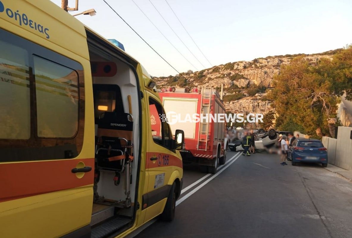 Τροχαίο στα Χανιά: Αυτοκίνητο που οδηγούσε τουρίστας χτύπησε σε σταθμευμένο και τούμπαρε 11 τροχαιο χανια