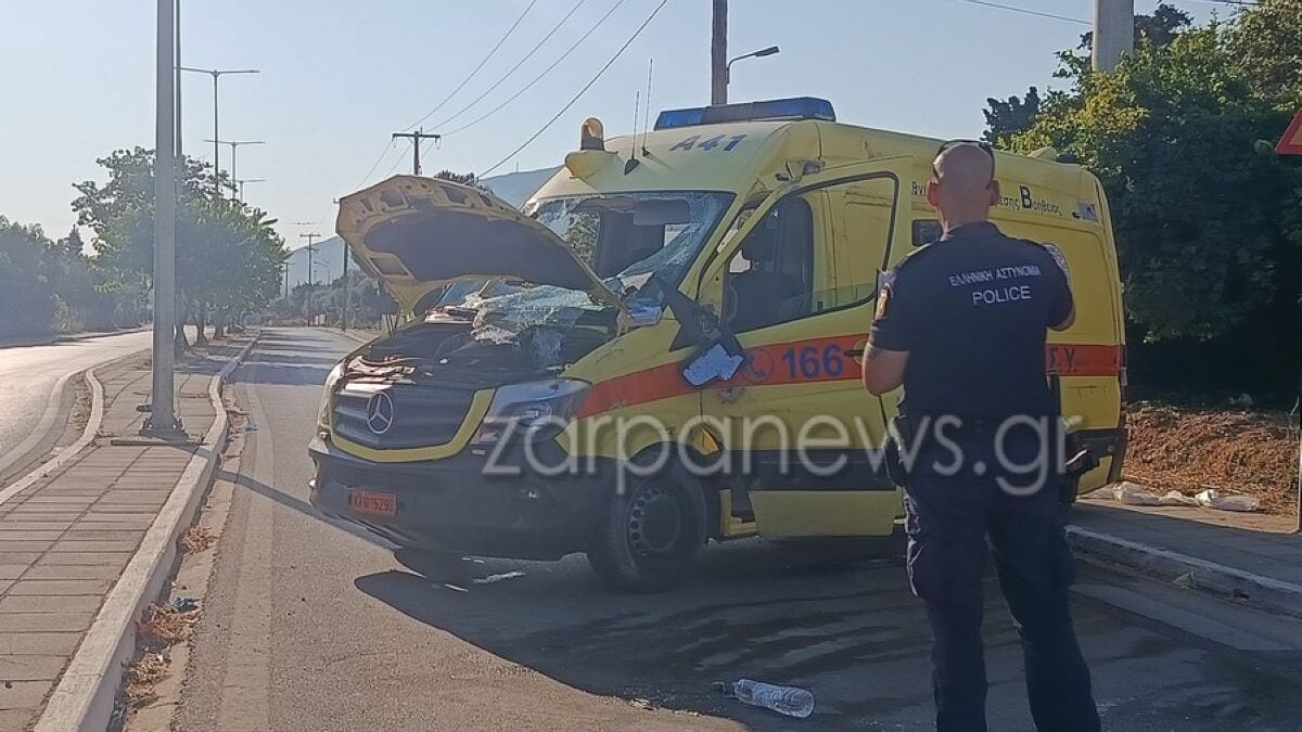 Χανιά: Ασθενοφόρο τράκαρε με αυτοκίνητο και τούμπαρε – Νεκρός ο ασθενής που μετέφερε, 2 διασώστες τραυματίες 3 Χανιά: Ασθενοφόρο τράκαρε με αυτοκίνητο και τούμπαρε – Νεκρός ο ασθενής που μετέφερε, 2 διασώστες τραυματίες