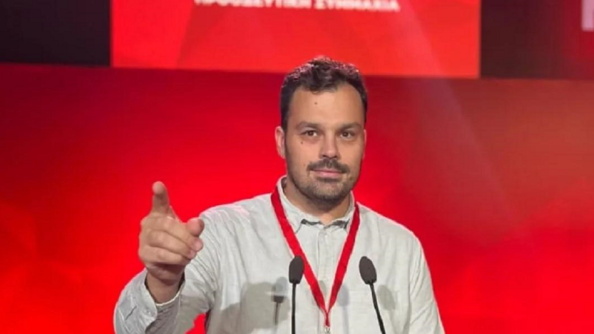 ΣΥΡΙΖΑ: Παραιτήθηκε ο αναπληρωτής εκπρόσωπος Τύπου Φοίβος Τσικλιάς – Αιχμές για «περιχαράκωση» και «εικόνα ευτελισμού» 1 ΣΥΡΙΖΑ: Παραιτήθηκε ο αναπληρωτής εκπρόσωπος Τύπου Φοίβος Τσικλιάς – Αιχμές για «περιχαράκωση» και «εικόνα ευτελισμού»