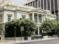 ΥΠΕΞ καταδικάζει τις απειλές των Χούθι στην Ερυθρά Θάλασσα: «Αναγνωρίζουμε τον καθοριστικό ρόλο του Βασιλείου της Σαουδικής Αραβίας»