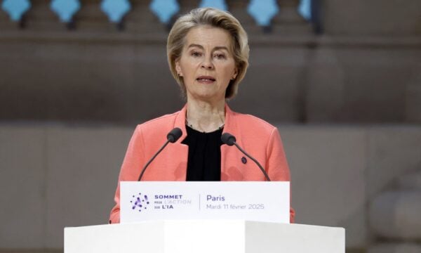 Φον ντερ Λάιεν: Απαράδεκτες οι εικόνες από τη Θέουτα, δεν μπορούμε να επιτρέψουμε παράνομες εισόδους στην ΕΕ