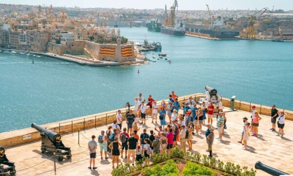 Ποια χώρα της Ευρώπης παίρνει μέτρα για απείθαρχους τουρίστες