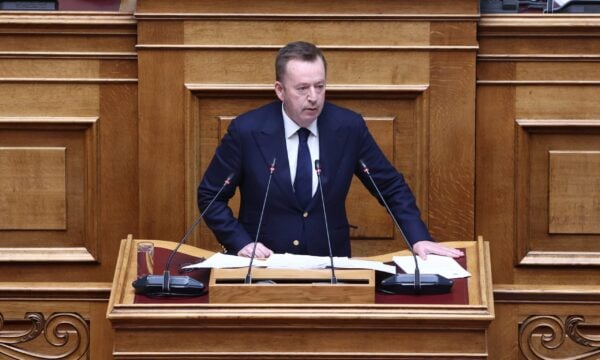 ΣΥΡΙΖΑ: Ο Βασίλης Κόκκαλης παραιτείται από βουλευτής και παραδίδει την έδρα