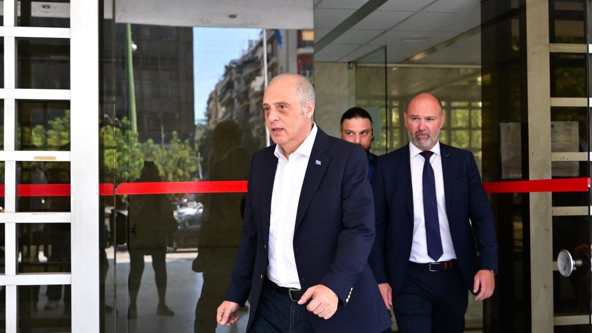 Μηνυτήρια αναφορά Βελόπουλου στην Εισαγγελία Αθηνών και μετά στη Βουλή για τα όσα είπε ο Άδωνις Γεωργιάδης περί χρηματισμού του Αλέξη Τσίπρα 1 Μηνυτήρια αναφορά Βελόπουλου στην Εισαγγελία Αθηνών και μετά στη Βουλή για τα όσα είπε ο Άδωνις Γεωργιάδης περί χρηματισμού του Αλέξη Τσίπρα