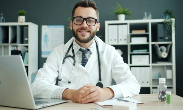 Γιατρός αποκαλύπτει τα 2 σνακ που συνδέονται με χαμηλότερο κίνδυνο καρδιοπάθειας