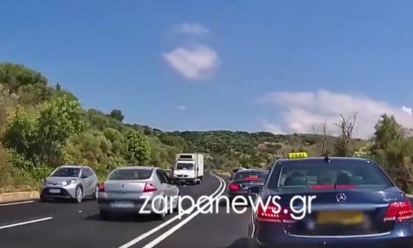 Στιγμές τρόμου στον ΒΟΑΚ: Μπήκε στο αντίθετο ρεύμα για να κάνει προσπέραση και γλίτωσε τη μετωπική στο «τσακ»