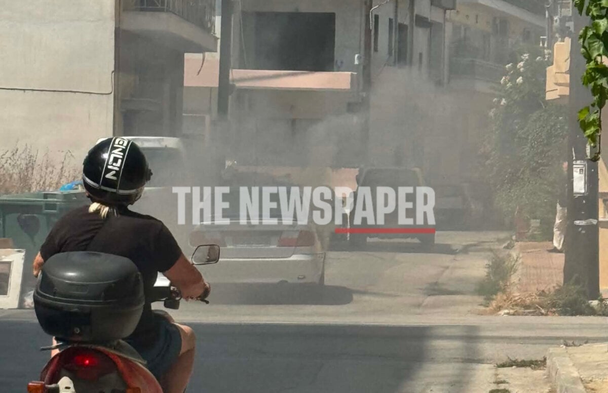 Βόλος: Αυτοκίνητο τυλίχθηκε στις φλόγες, ο οδηγός σώθηκε την τελευταία στιγμή