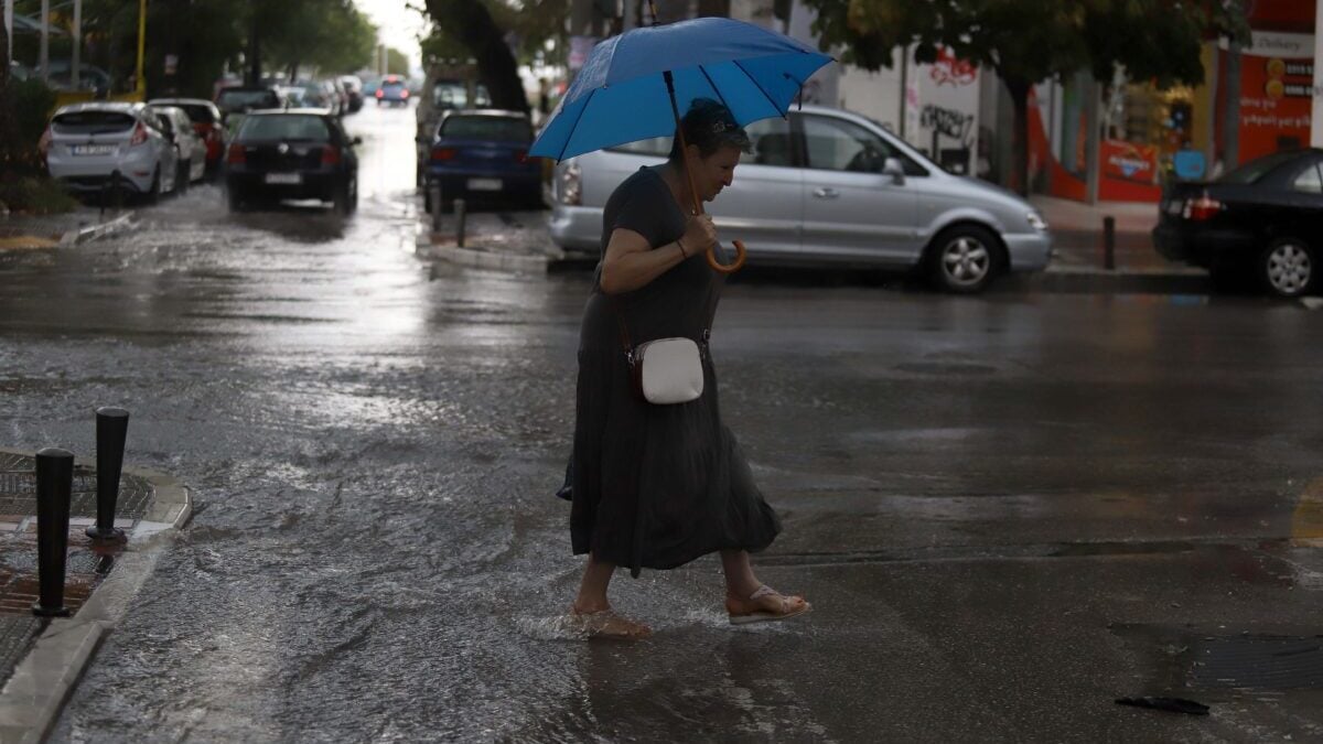 Καιρός: Βροχές, καταιγίδες και χαλάζι αλλάζουν το σκηνικό – Η θερμοκρασία σε πτώση μετά τον λίβα 2 Καιρός: Βροχές, καταιγίδες και χαλάζι αλλάζουν το σκηνικό – Η θερμοκρασία σε πτώση μετά τον λίβα