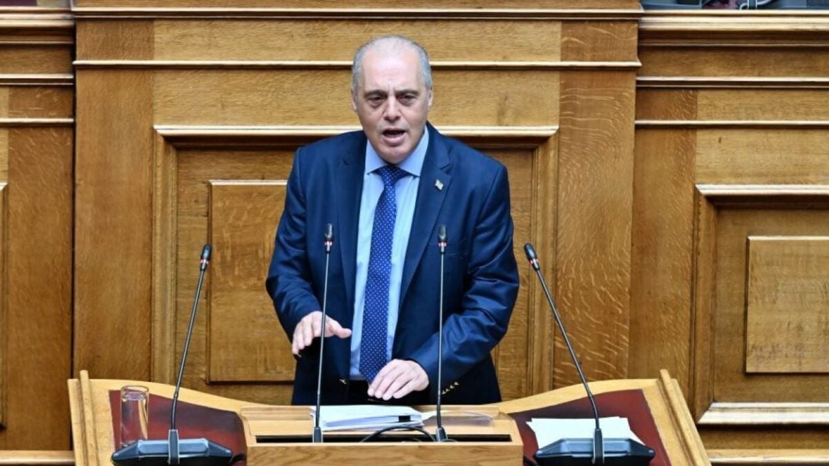 Βουλή – Βελόπουλος: Για ποιο Σύνταγμα μιλάμε; Κουρέλι το έχουν κάνει όλοι 1 Βουλή – Βελόπουλος: Για ποιο Σύνταγμα μιλάμε; Κουρέλι το έχουν κάνει όλοι