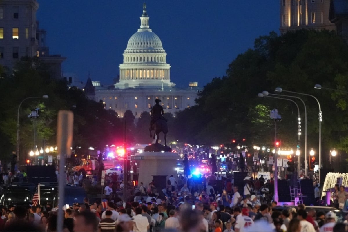 Ουάσιγκτον: Το National Mall άνοιξε ξανά μετά τις καταιγίδες – «Ας διασκεδάσουμε, ακόμη κι αν το ξημερώσουμε», είπε ο Τραμπ