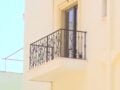 Χαλάνδρι: Εγκεφαλικά νεκρός 17χρονος μετά από πτώση από μπαλκόνι ξενοδοχείου – Συνελήφθη ο υπάλληλος που του πούλησε αλκοόλ