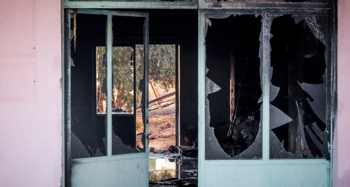 Χανιά: Διασωληνωμένος στη ΜΕΘ ο 70χρονος από έκρηξη σε εργοστάσιο επισκευής σκαφών 2 Χανιά: Διασωληνωμένος στη ΜΕΘ ο 70χρονος από έκρηξη σε εργοστάσιο επισκευής σκαφών