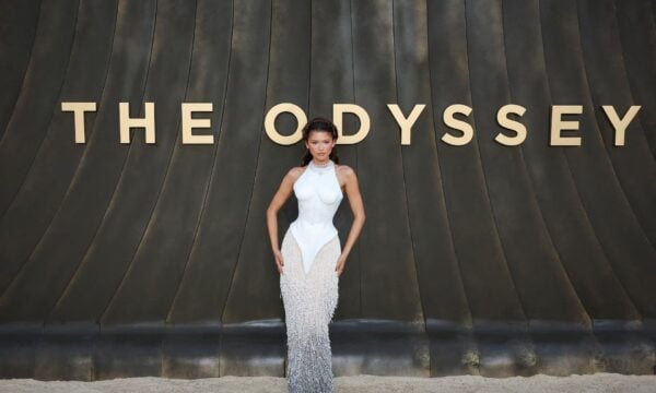 «Οδύσσεια»: Zendaya και Αν Χάθαγουεϊ μαγνήτισαν τα βλέμματα στην πρεμιέρα της ταινίας – Πότε έρχεται στην Ελλάδα
