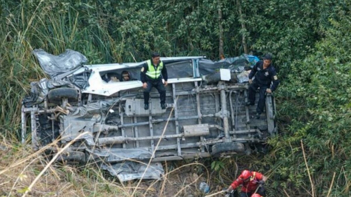 Περού: Τουλάχιστον 13 νεκροί σε τροχαίο, ανάμεσά τους παιδιά 1 Περού: Τουλάχιστον 13 νεκροί σε τροχαίο, ανάμεσά τους παιδιά
