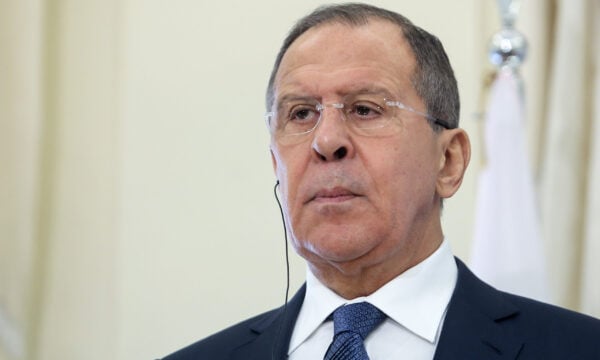 Λαβρόφ: Άμεση η εμπλοκή της Βρετανίας στον πόλεμο με την Ουκρανία
