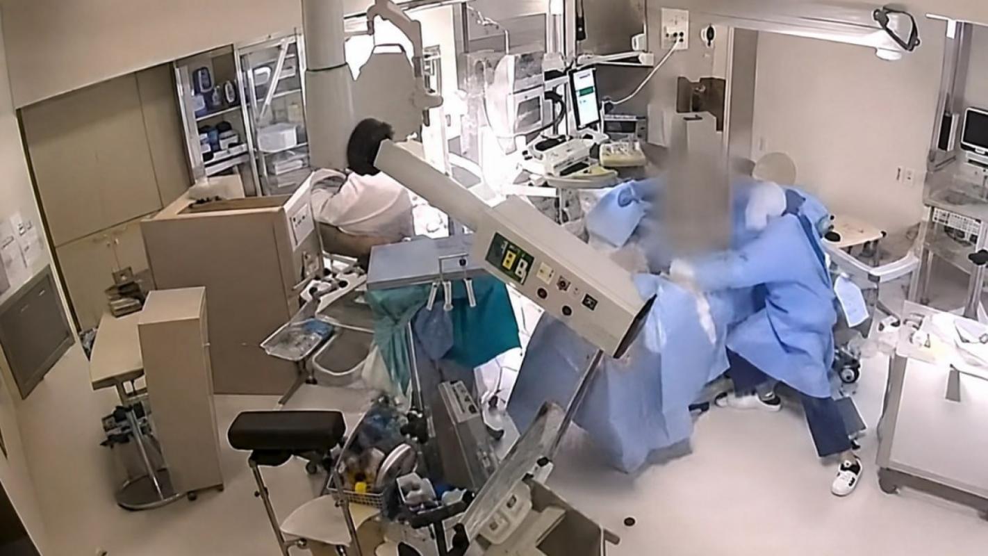 Ιαπωνία: Γιατροί έγιναν ανθρώπινη ασπίδα για ασθενή σε χειρουργείο, την ώρα του σεισμού των 7,1 Ρίχτερ