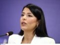 Τήνος: Ρομά επιτέθηκαν φραστικά στην Αφροδίτη Λατινοπούλου στο λιμάνι του νησιού – Την έβρισαν χυδαία – ΒΙΝΤΕΟ