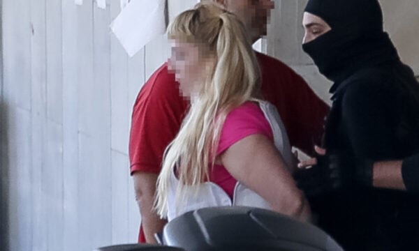 Marfin: Απολογείται σήμερα η 46χρονη για τον φονικό εμπρησμό – Αρνείται ότι έχει ταυτοποιηθεί και επιμένει στην αθωότητά της