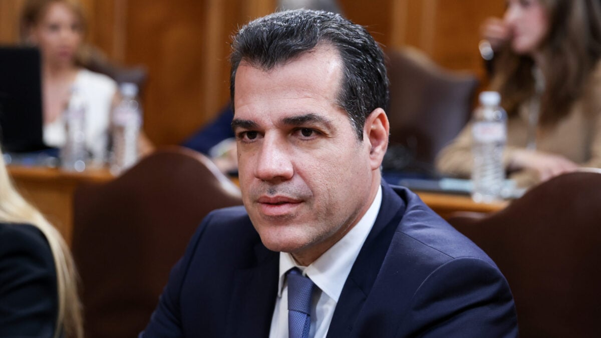 Πλεύρης: Η πολιτική των «ήρεμων νερών» δεν σημαίνει υπαναχώρηση της χώρας από τις εθνικές της θέσεις για το μεταναστευτικό 1 Πλεύρης: Η πολιτική των «ήρεμων νερών» δεν σημαίνει υπαναχώρηση της χώρας από τις εθνικές της θέσεις για το μεταναστευτικό