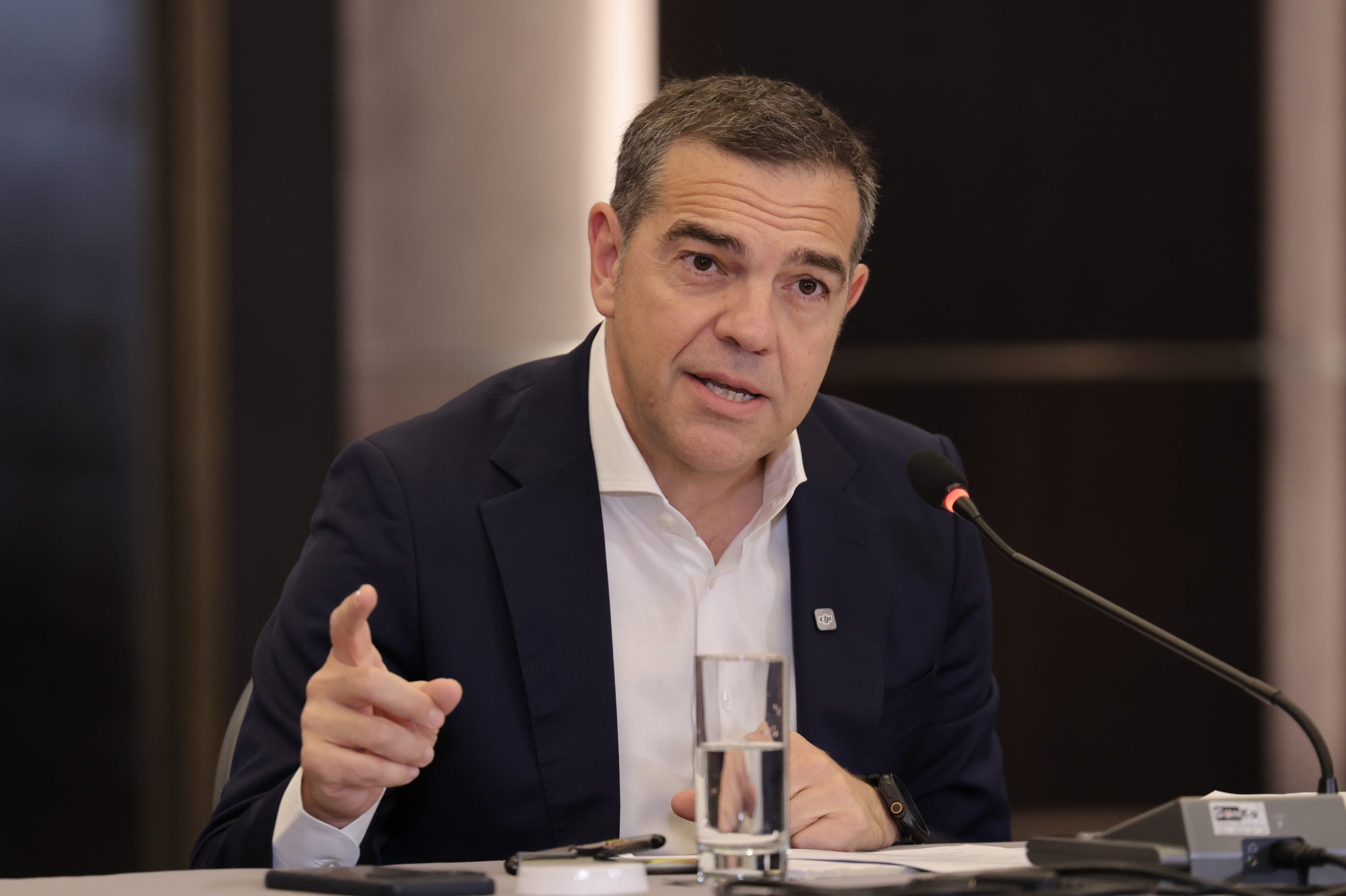 Τσίπρας για πυρκαγιές: Η Ελλάδα μας πληγώνει όπου και να σταθούμε αυτές τις μέρες