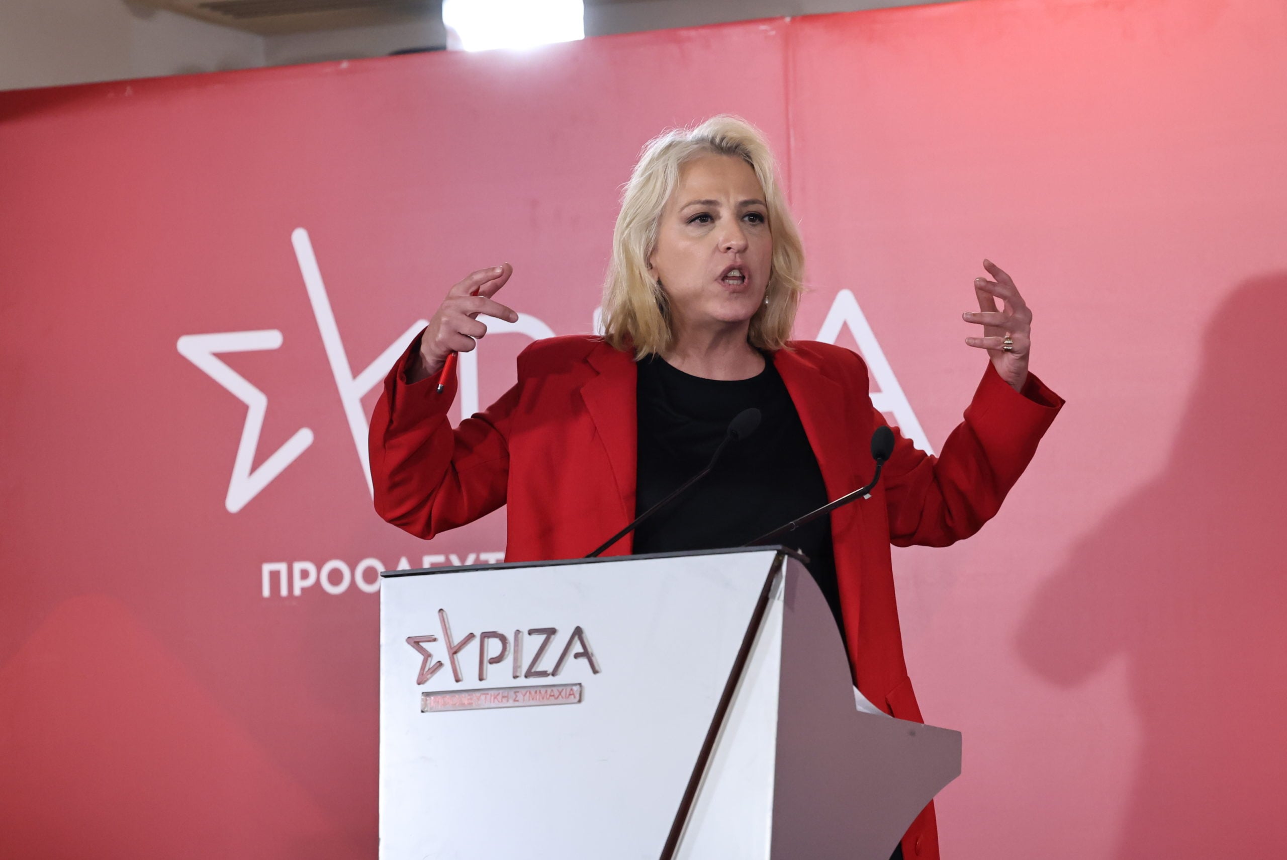 Ρένα Δούρου: Διέγραψε τη Νίνα Κασιμάτη από την ΚΟ του ΣΥΡΙΖΑ – Ζητεί από την Όλγα Γεροβασίλη να παραδώσει την έδρα της