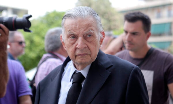 Πολιτικός κόσμος αποχαιρετά τον Γιάννη Βαρβιτσιώτη