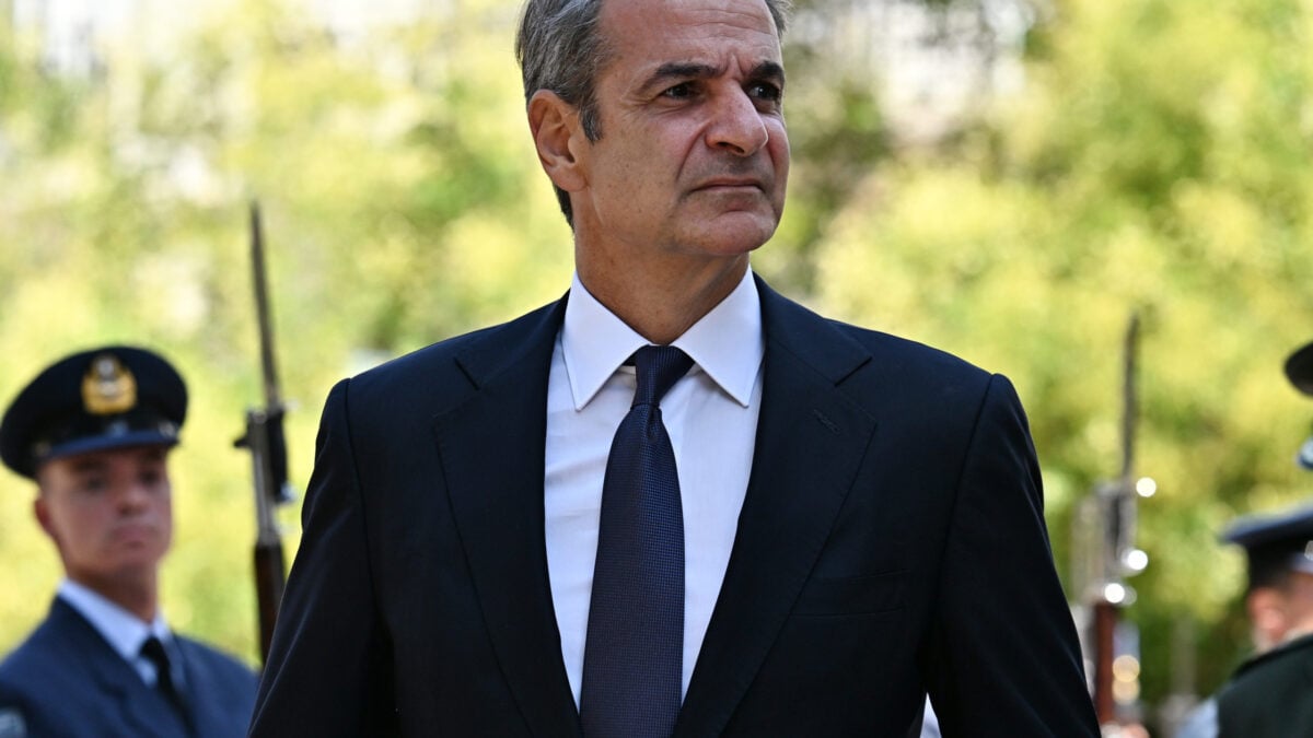 Κυριάκος Μητσοτάκης στον επικήδειο για τον Γιάννη Βαρβιτσιώτη: «Δεν πέρασε απλώς από τον δημόσιο βίο, αλλά μαζί με άλλους της γενιάς του τον σμίλεψε επί δεκαετίες» 1 Κυριάκος Μητσοτάκης στον επικήδειο για τον Γιάννη Βαρβιτσιώτη: «Δεν πέρασε απλώς από τον δημόσιο βίο, αλλά μαζί με άλλους της γενιάς του τον σμίλεψε επί δεκαετίες»