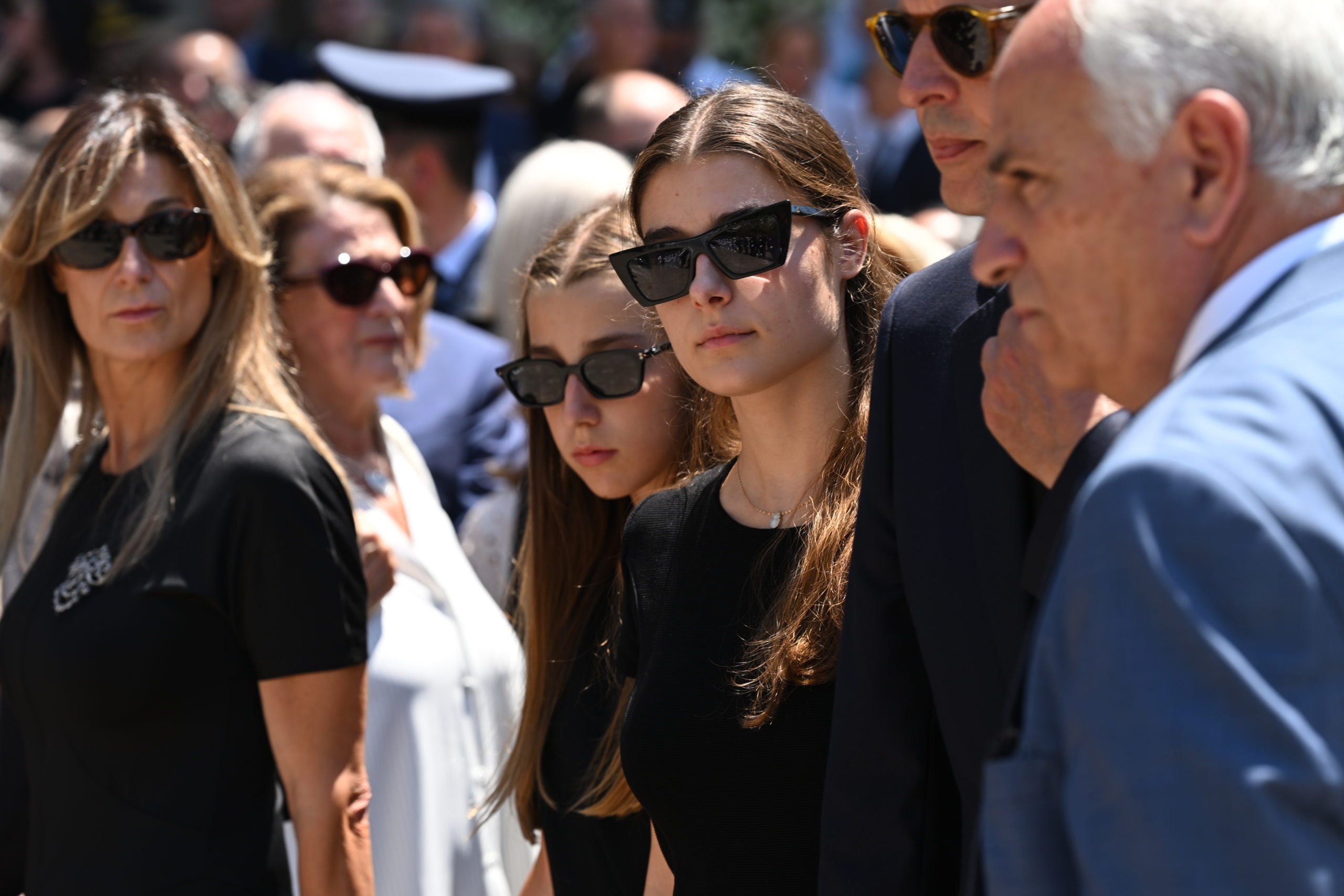 Κηδεία Γιάννη Βαρβιτσιώτη: Οι εγγονές του τον αποχαιρετούν – «Παππού μας λείπεις πολύ, σε ευχαριστούμε για την αγάπη και το παράδειγμά σου»