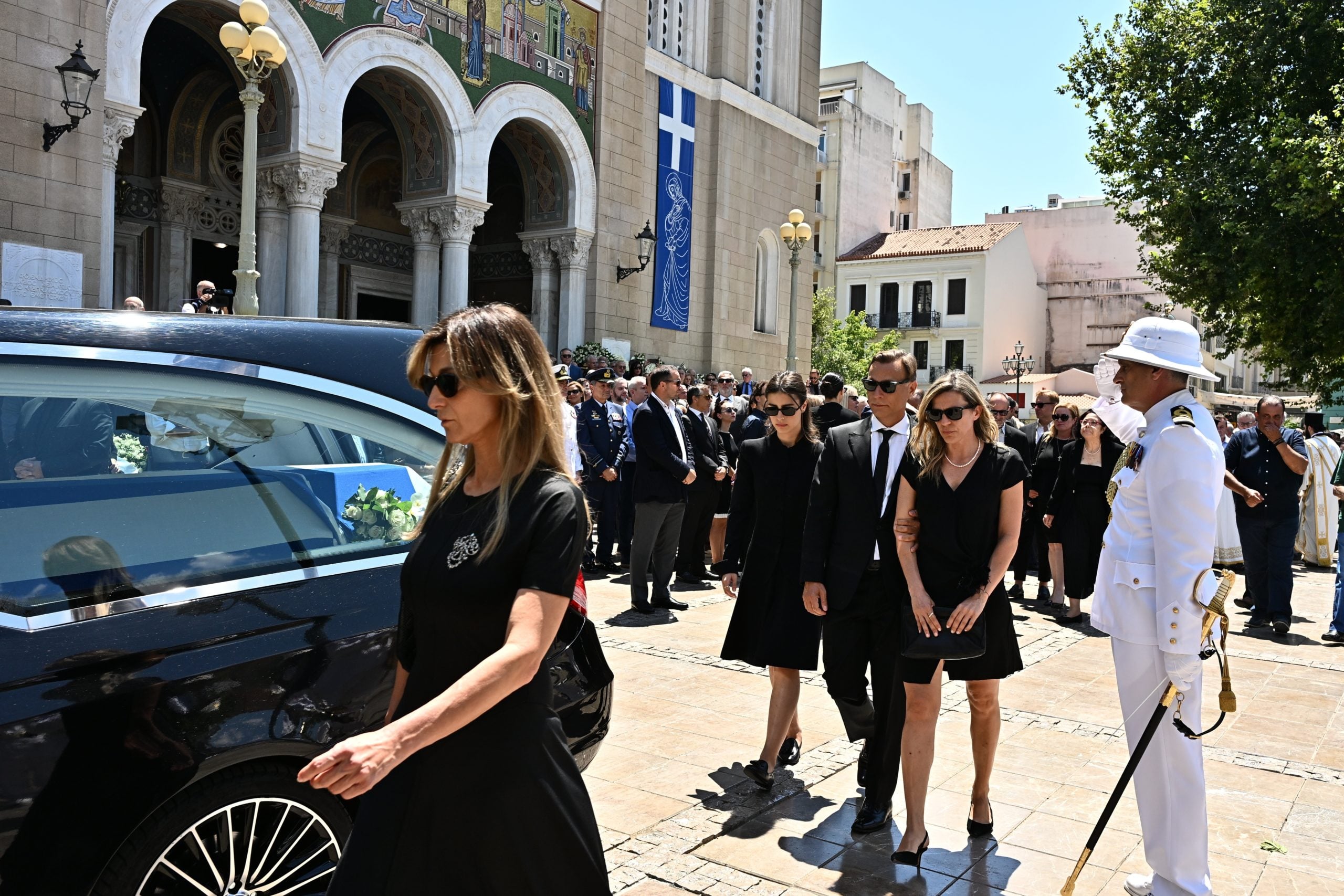 Κηδεία Γιάννη Βαρβιτσιώτη: Οι εγγονές του τον αποχαιρετούν – «Παππού μας λείπεις πολύ, σε ευχαριστούμε για την αγάπη και το παράδειγμά σου» 14 ΚΗΔΕΙΑ ΒΑΡΒΙΤΣΙΩΤΗ