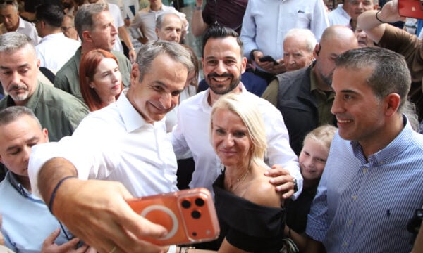Κυριάκος Μητσοτάκης: Βίντεο από την περιοδεία στη Δυτική Μακεδονία και η ατάκα για τη γραβάτα