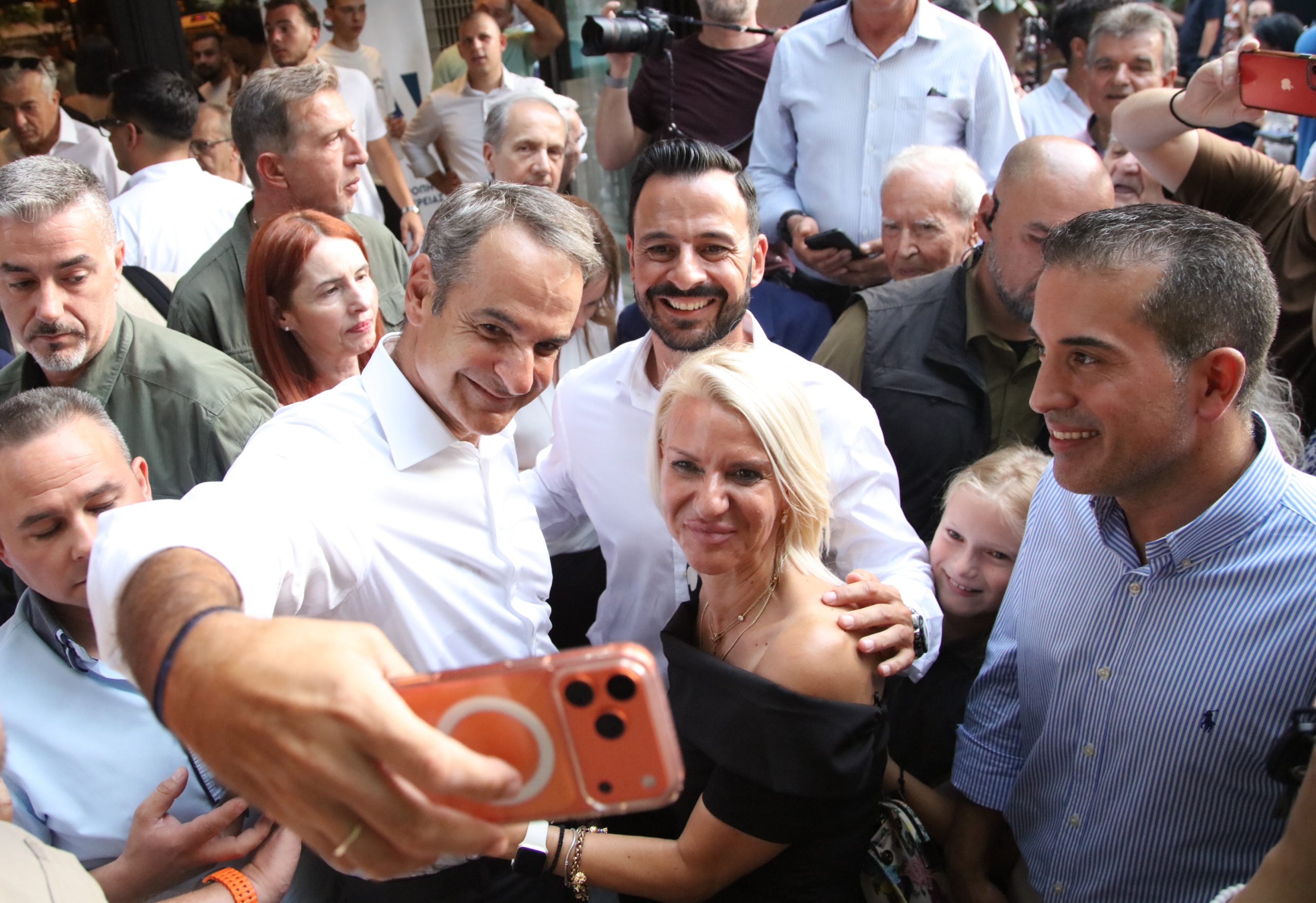 Κυριάκος Μητσοτάκης: Βίντεο από την περιοδεία στη Δυτική Μακεδονία και η ατάκα για τη γραβάτα