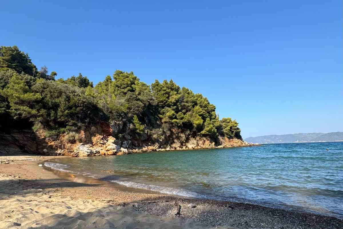 Κλέλια Ανδριολάτου: Ποζάρει topless στο Πήλιο και «ρίχνει» το Instagram (Φωτογραφίες) 13 Ανδριολάτου