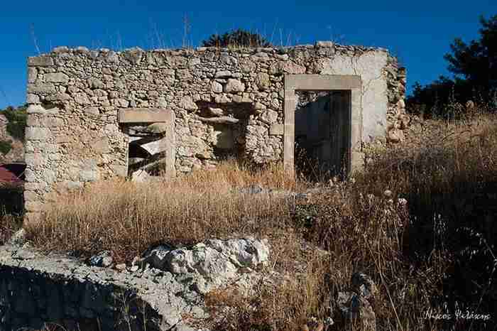 Σ. Ανδρεαδάκης: 18χρονος Κρητικός που άντεξε τα βασανιστήρια των Γερμανών και έμεινε σιωπηλός μέχρι τον θάνατο 9 Σ. Ανδρεαδάκης: 18χρονος Κρητικός που άντεξε τα βασανιστήρια των Γερμανών και έμεινε σιωπηλός μέχρι τον θάνατο