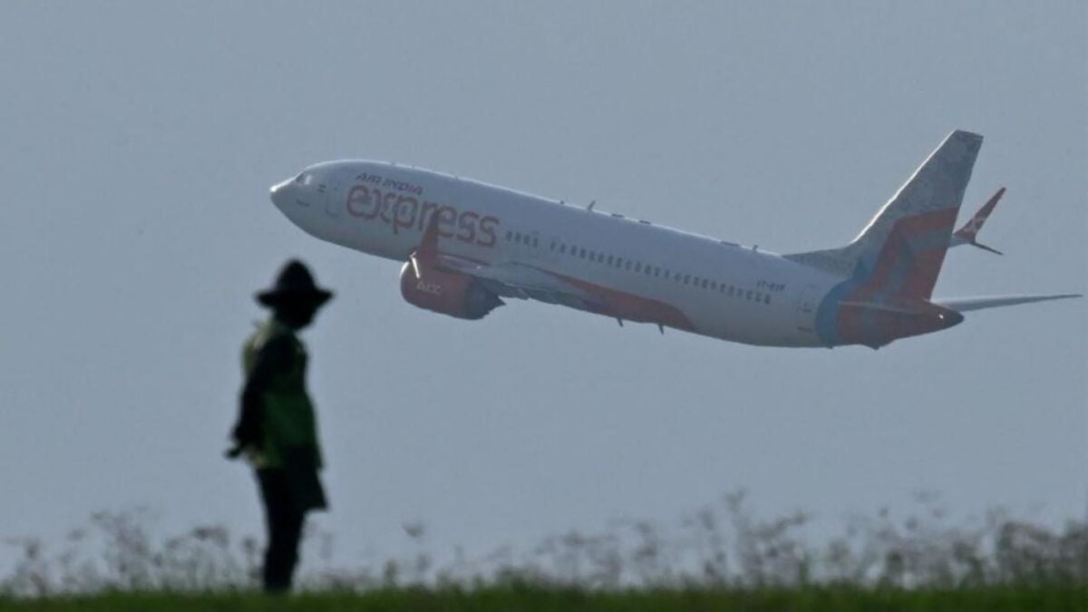 Πτήση Air India: Απότομη πτώση 300 ποδιών και τραυματισμοί επιβατών 2 Πτήση Air India: Απότομη πτώση 300 ποδιών και τραυματισμοί επιβατών
