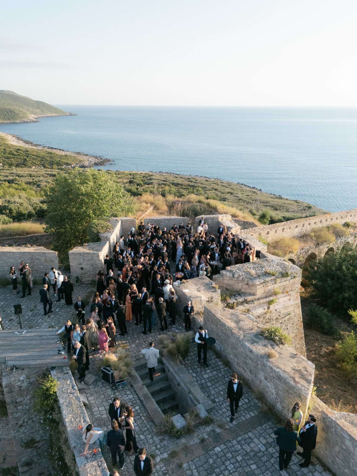 Η δεξίωση του γάμου της Αμαλίας Κωστοπούλου και του Τζέικ Μέντγουελ