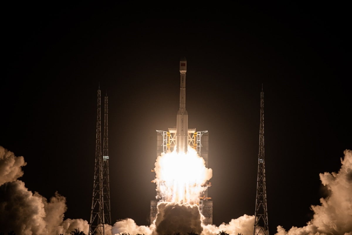 Κίνα: Πύραυλος που μετέφερε τον δορυφόρο ChinaSat-4B εξερράγη λίγα δευτερόλεπτα μετά την εκτόξευσή του – βίντεο