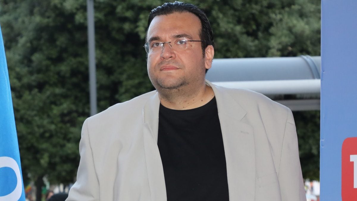 Φίλιππος Καμπούρης καταγγέλλει απόπειρα δολοφονίας: «Πήγε να με μαχαιρώσει φωνάζοντας “είμαι μουσουλμάνος, θα σε σκοτώσω”»