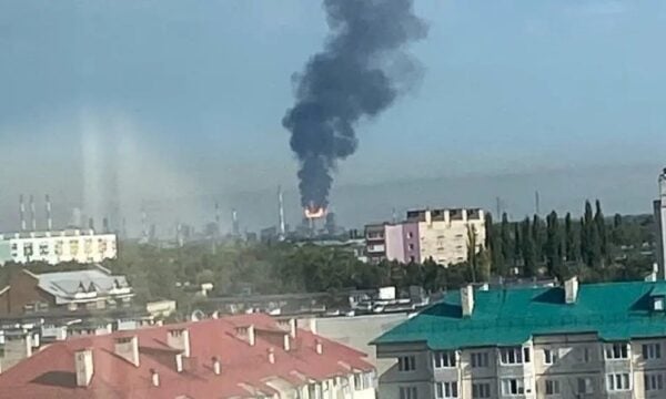 Ουκρανία χτύπησε ένα από τα μεγαλύτερα διυλιστήρια της Gazprom στη Ρωσία