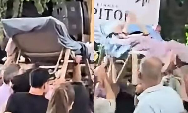 Πανηγύρι στον Μυλοπόταμο: Σήκωσαν κατάκοιτη γιαγιά με την ξαπλώστρα στα χέρια (Βίντεο)
