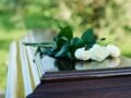 Ποιοι άνθρωποι καλό είναι να μην παρευρίσκονται σε κηδεία – 8 περιπτώσεις που μπορεί να προκαλέσουν ένταση