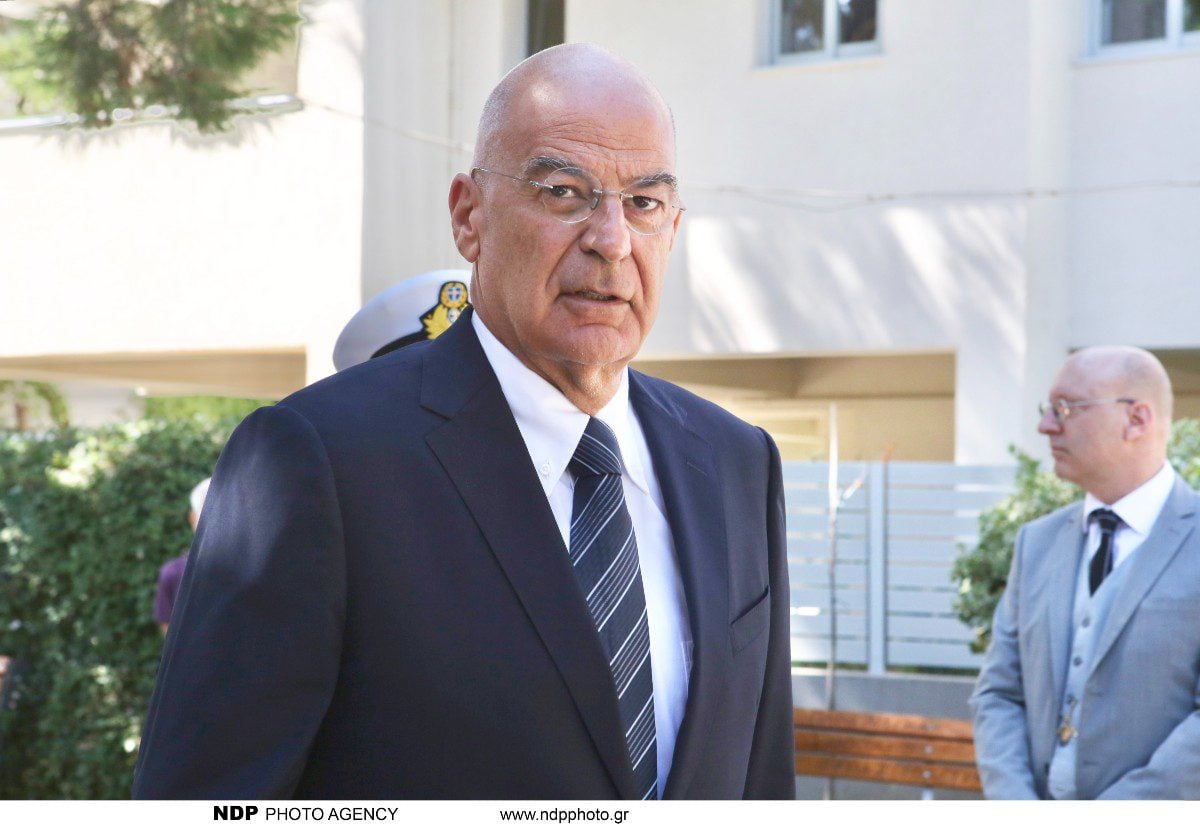 Κηδεία Στέλιου Ράμφου: Στα λευκά η σύζυγος και μία κόρη του – Τι αποκάλυψε ο ιερέας για τις τελευταίες στιγμές του 17 Νίκος Δένδιας