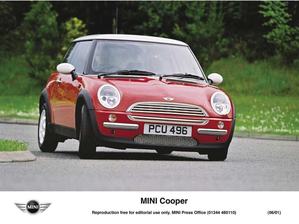MINI: 25 χρόνια σερί με κεφαλαία 18 MINI