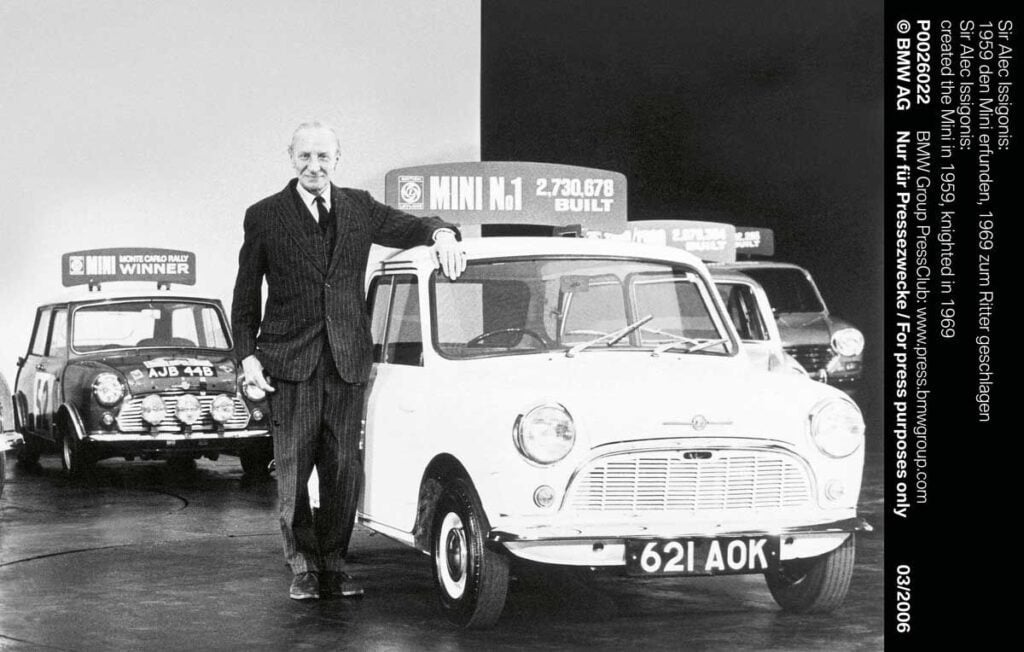 MINI: 25 χρόνια σερί με κεφαλαία 16 Mini Άλεκ Ισιγόνης