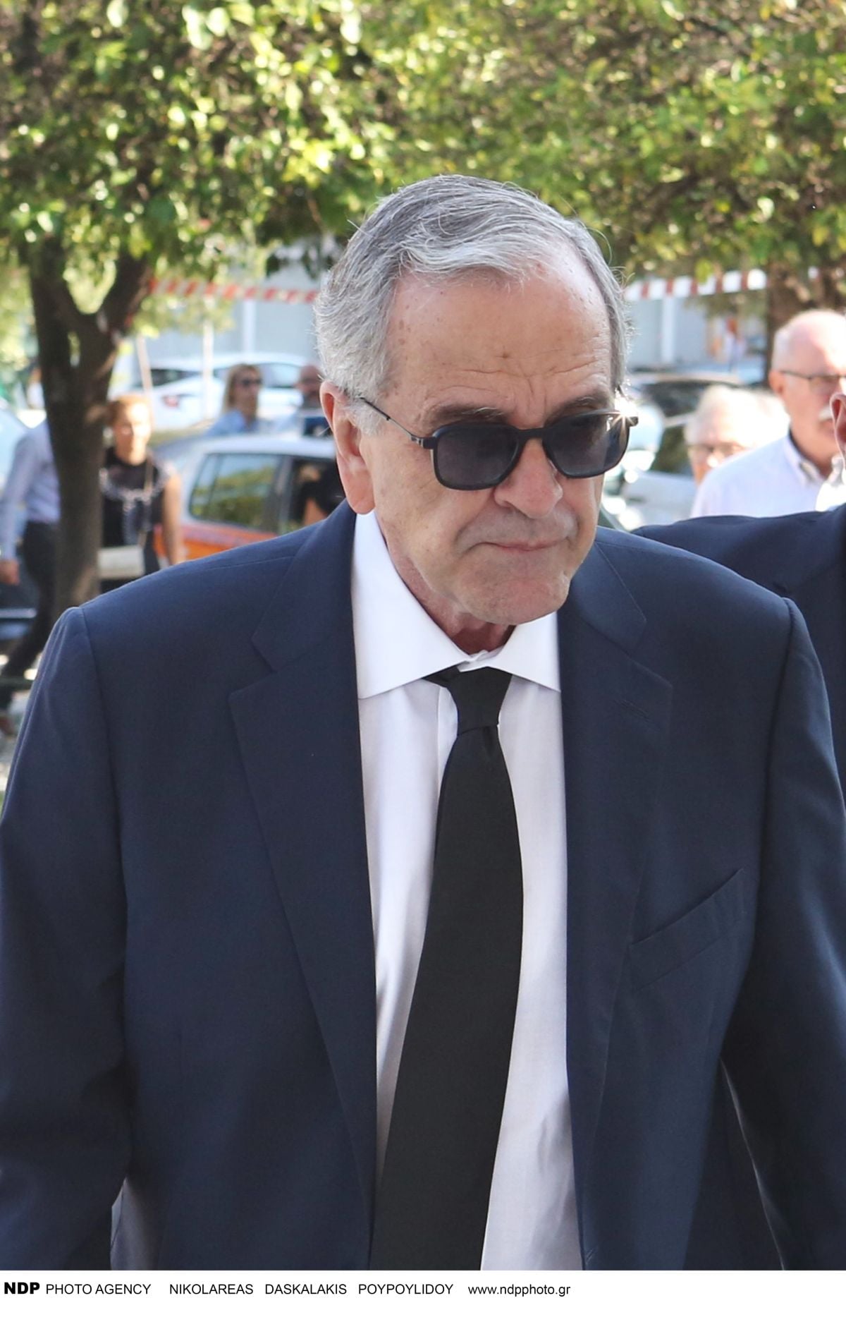 Ετήσιο μνημόσυνο για την 34χρονη Λένα Σαμαρά: Συγκινημένοι ο Αντώνης Σαμαράς και η σύζυγός του 16 Ετήσιο μνημόσυνο για τη Λένα Σαμαρά