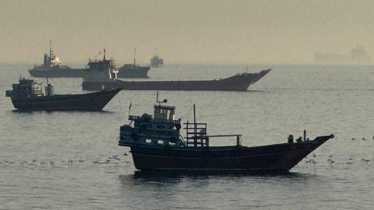 Ομάν – Ιράν: Συζητήσεις για προσωρινό διάδρομο ναυσιπλοΐας μέσω των Στενών του Ορμούζ 1 Ομάν – Ιράν: Συζητήσεις για προσωρινό διάδρομο ναυσιπλοΐας μέσω των Στενών του Ορμούζ