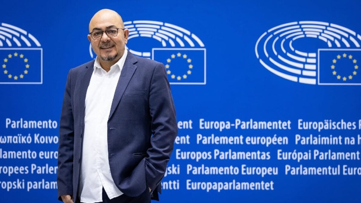 Νιαζί Κιζίλγιουρεκ: «Ντράπηκα που είμαι Τουρκοκύπριος» λέει ο πρώην ευρωβουλευτής για τις δολοφονίες Ισαάκ και Σολωμού 1 Νιαζί Κιζίλγιουρεκ: «Ντράπηκα που είμαι Τουρκοκύπριος» λέει ο πρώην ευρωβουλευτής για τις δολοφονίες Ισαάκ και Σολωμού