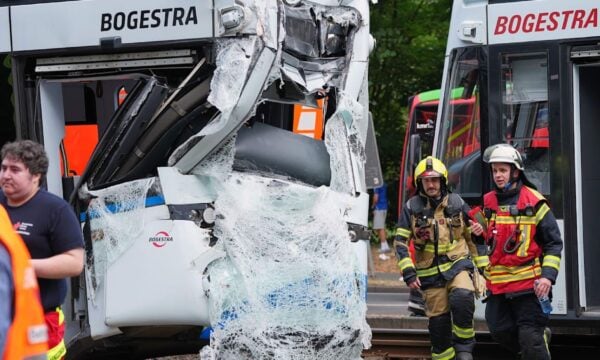Γερμανία: Σύγκρουση δύο τραμ στο Γκελζενκίρχεν – Τουλάχιστον 25 τραυματίες, τρεις σε κρίσιμη κατάσταση