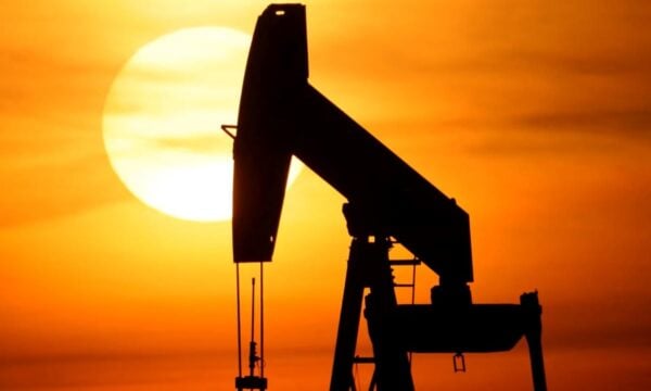 Ενέργεια: Σε άνοδο πάλι το πετρέλαιο Μπρεντ, σε υψηλά επίπεδα φυσικό αέριο και ρεύμα – Συνεχίζεται η αβεβαιότητα λόγω πολέμου στη Μέση Ανατολή