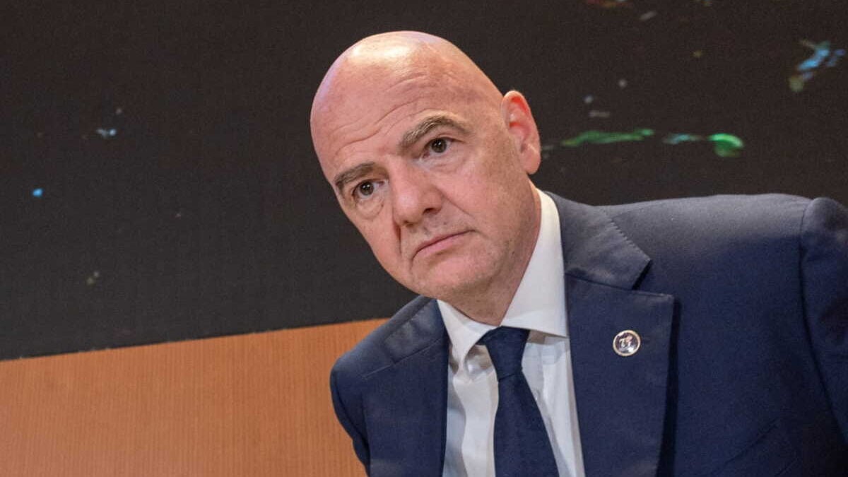 Telegraph για Ινφαντίνο: Η UEFA πλήρωσε εξαψήφιο ποσό σε φερόμενη σχέση του προέδρου της FIFA 1 Telegraph για Ινφαντίνο: Η UEFA πλήρωσε εξαψήφιο ποσό σε φερόμενη σχέση του προέδρου της FIFA